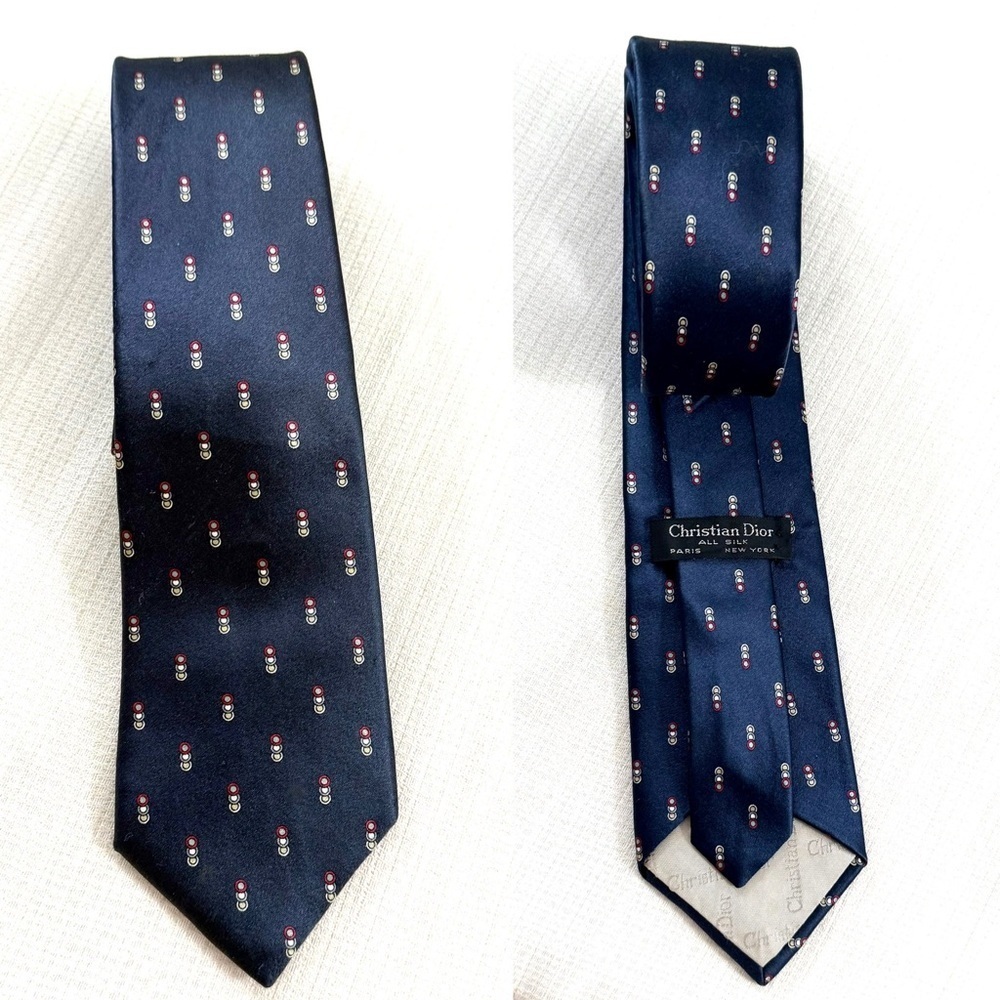 Dior Dark Blue Men's Tie with Elegant Pattern